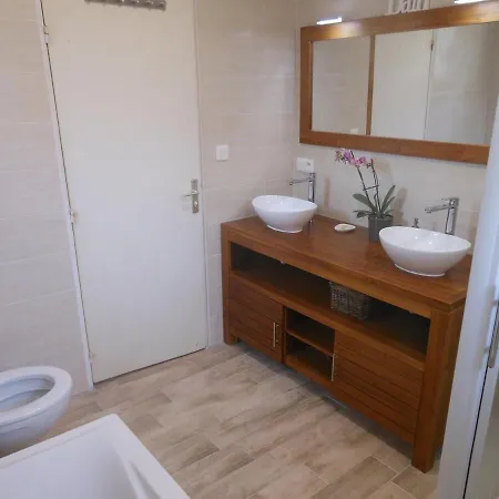Vakantiehuis Maison Village 90m2 Avec Jardin A 1km De La