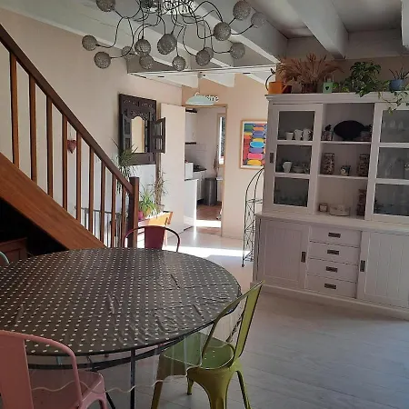 Holiday home Maison Village 90m2 Avec Jardin A 1km De La *